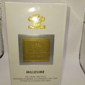 Sprzedam perfumy widoczne na zdieciach. Cena do uzgodnienia.